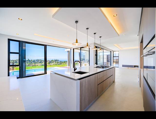 5 BEDROOM HOUSE FOR SALE IN ZULULAMI LUXURY COASTAL ESTATE